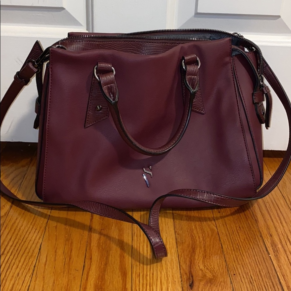 Vera wang simply Vera handbag